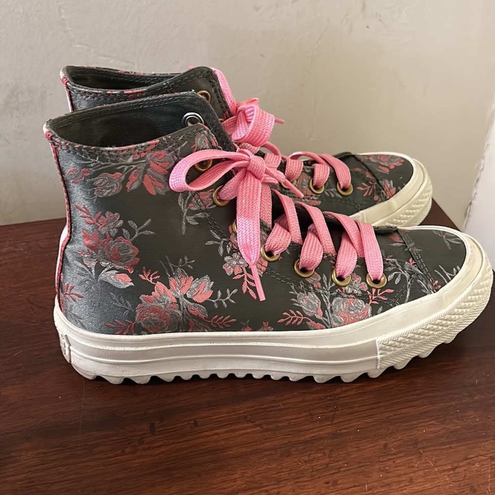 Floral Pink Lace Ripple Platform Converse - Picture 5 of 9